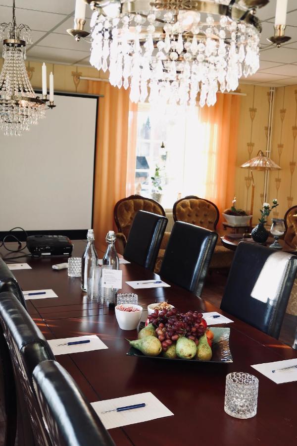 Hoegbo Hotell Skommarsgarden Сандвикен Экстерьер фото